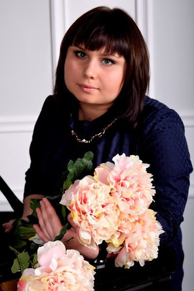 Анна Офрова