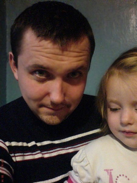 Миша Олиярник