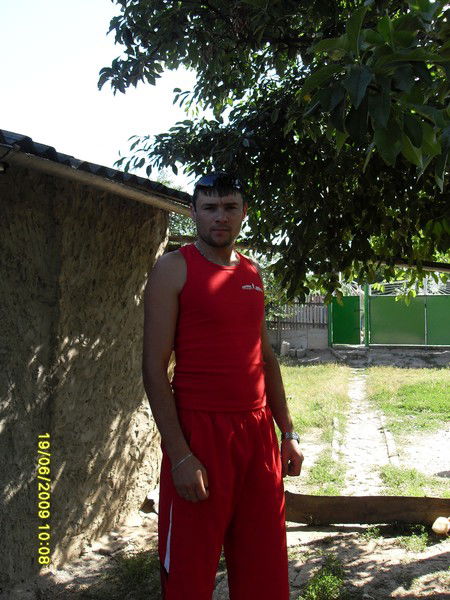 Иван Еникеску