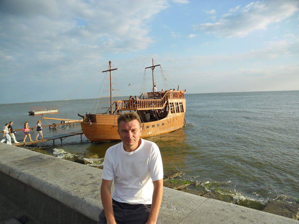 Сергей Леонов