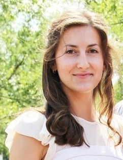 Анна Глазатова