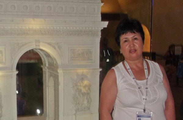 Катя Садарова