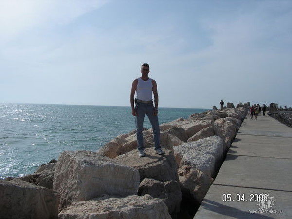 Александр Голиков