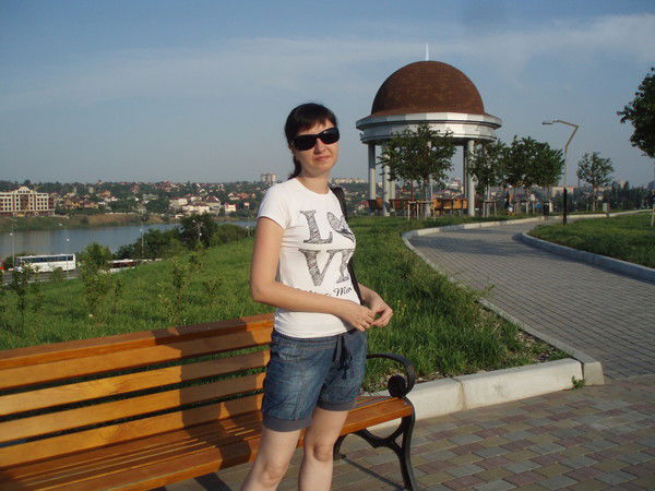 Лена Ломова