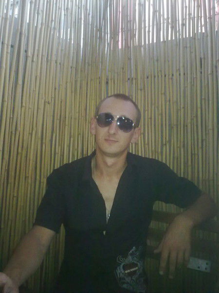 Александр Белозерцев