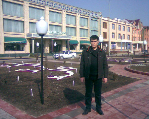 Акмал Ахмаджонов