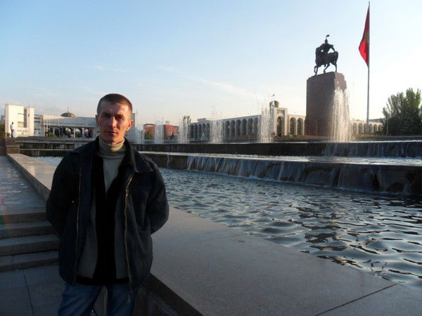 Николай Попов