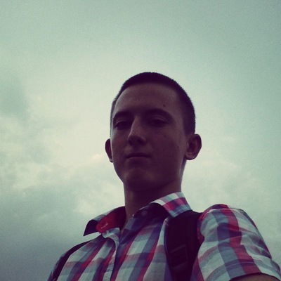 Антон Попов