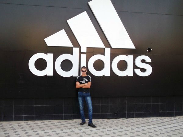 Виктор Иванов