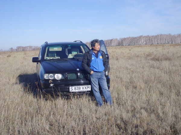 Максим Садвокасов