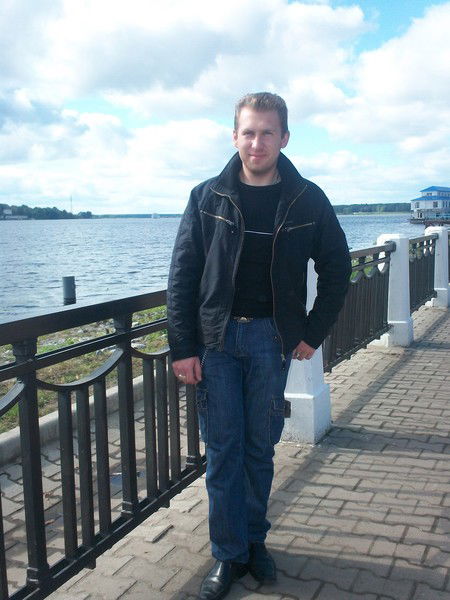 Антон Евстратов