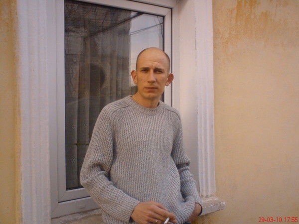 Толя Вялков