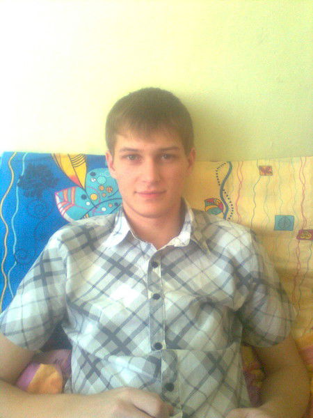 Александр Леденёв