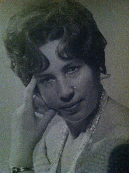 Лира Добровольская