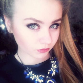 Анна Максимова