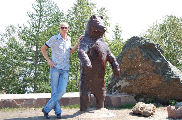 Владимир Сахаров