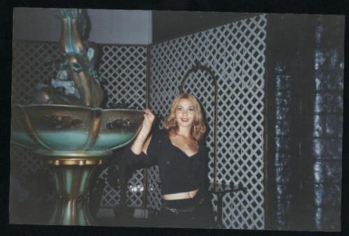 Света Света