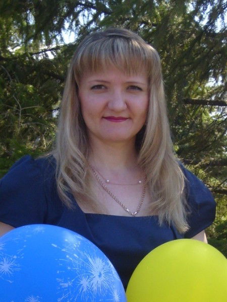 Анна Захарова