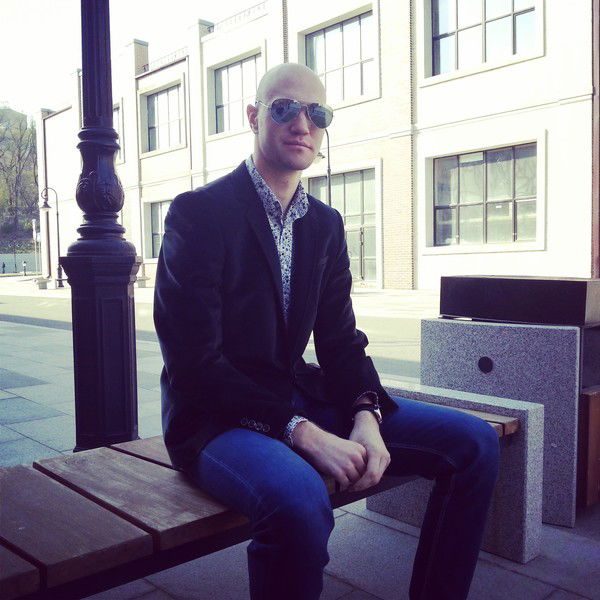 Роман Ларионов