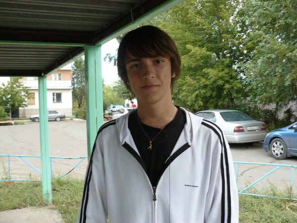 Виталий :) :(