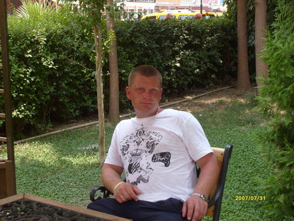 Александр Шутов