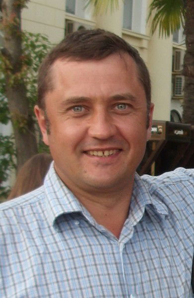 Олег Половинка