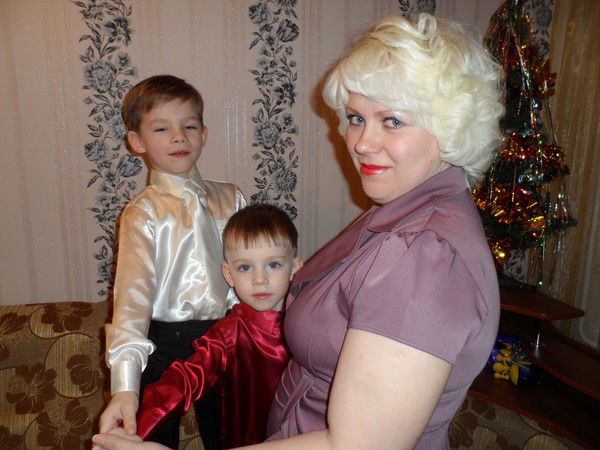 Елена Салова