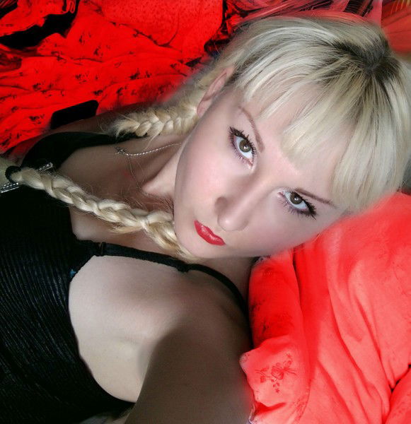 Люся Савина