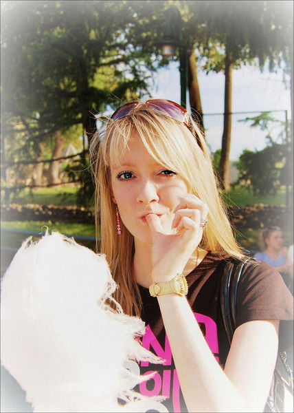 Юлия Тикутис