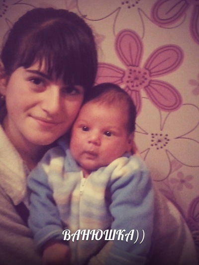 Надюшка Златова