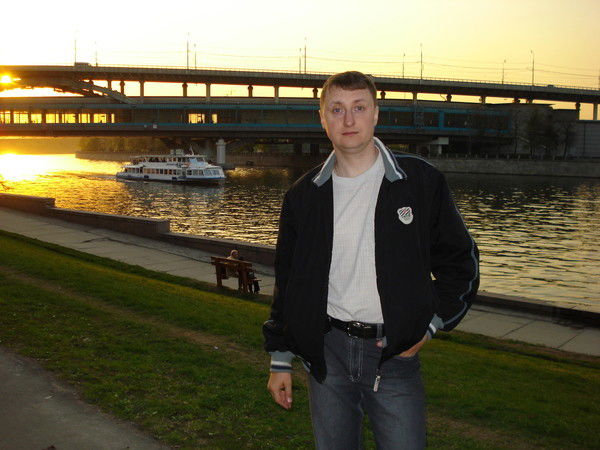 Александр Есипенко