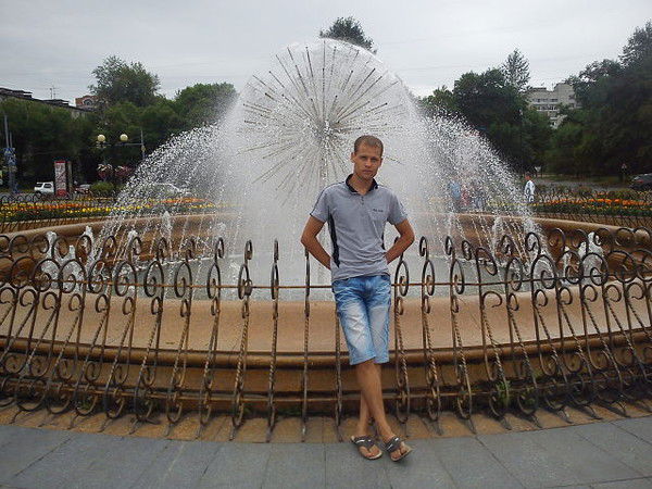 Андрей Лавров