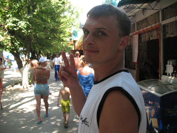 Максим Николаев