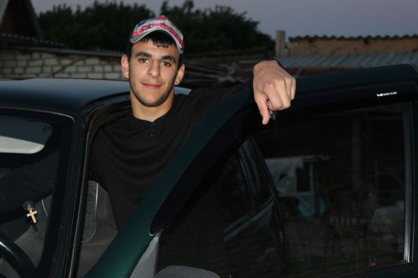 Коля Оганесян