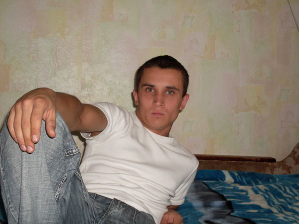 Андрей Леонов