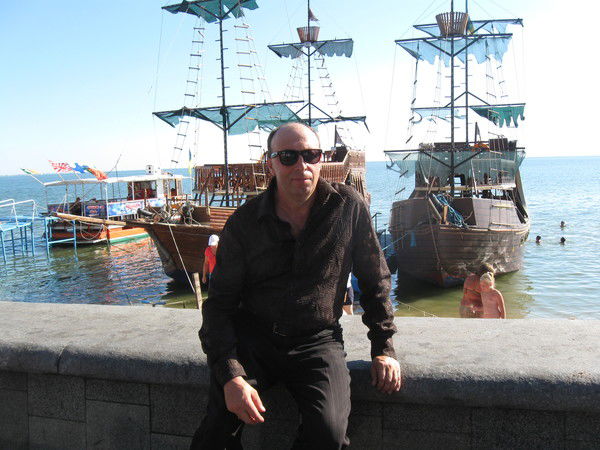 Алексей Петров.