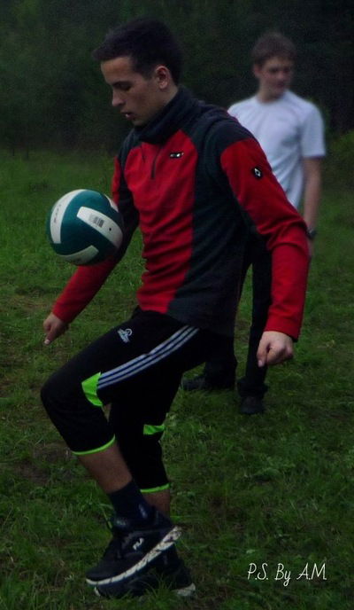 Максим Попов