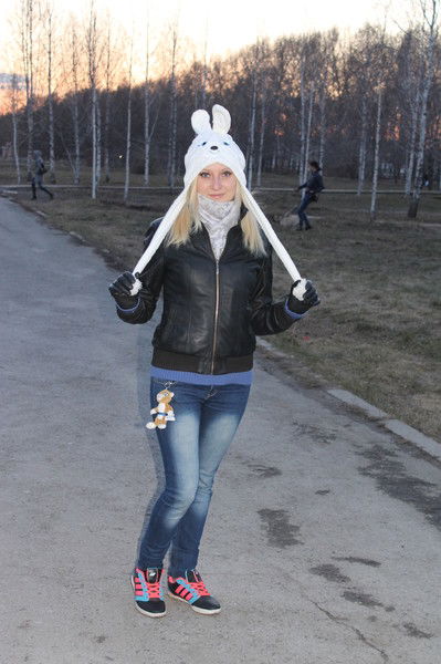 Люба Тихомирова