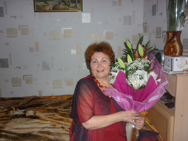 Нина Тысячная