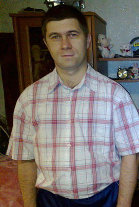 Олег Ларионов