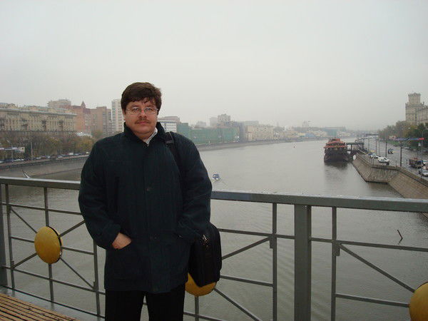 Влад Азаров