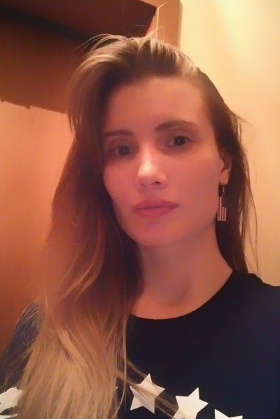 Rhoslyn Whitehelsong