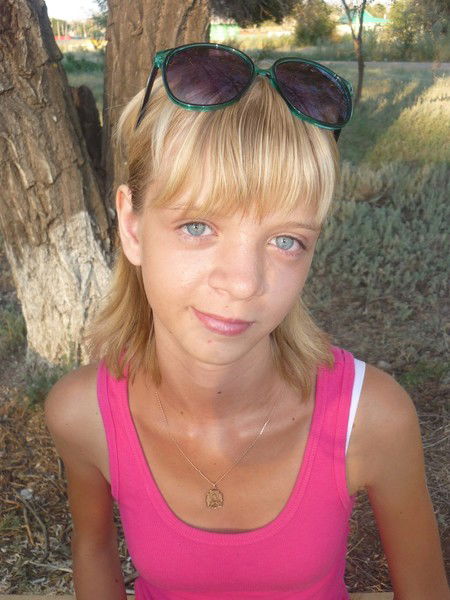 Оленька ............