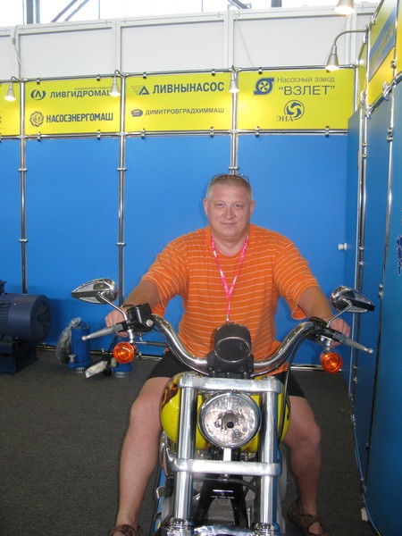 Андрей Новоселов