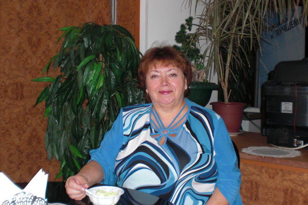 Людмила Столярова