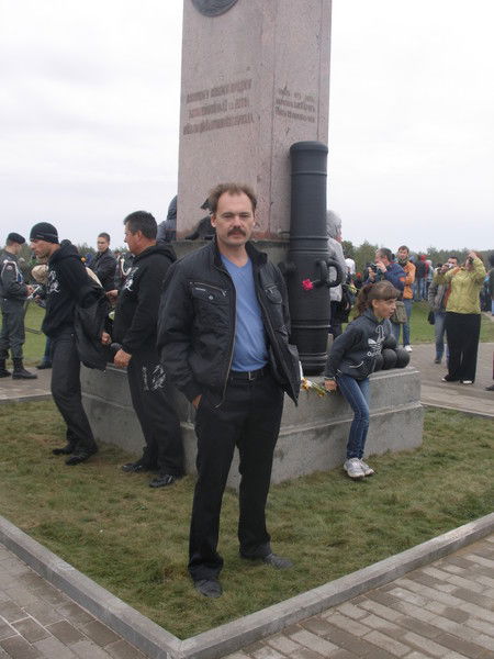 Андрей Бобров