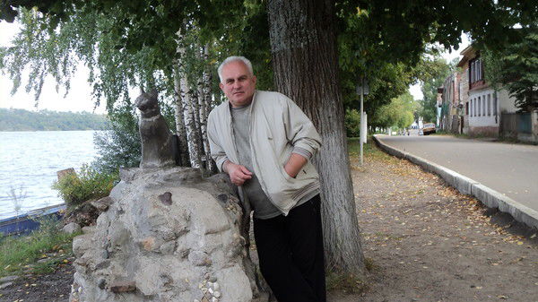 Михаил Азёма