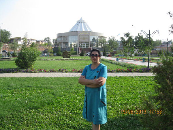 Лола Шарипова