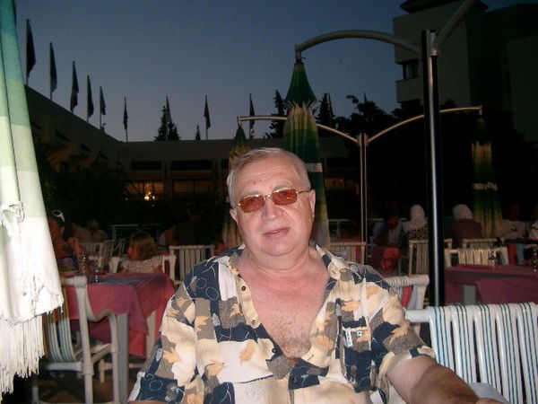 Александр Максимоа