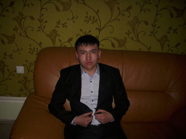 Аксултан Турар